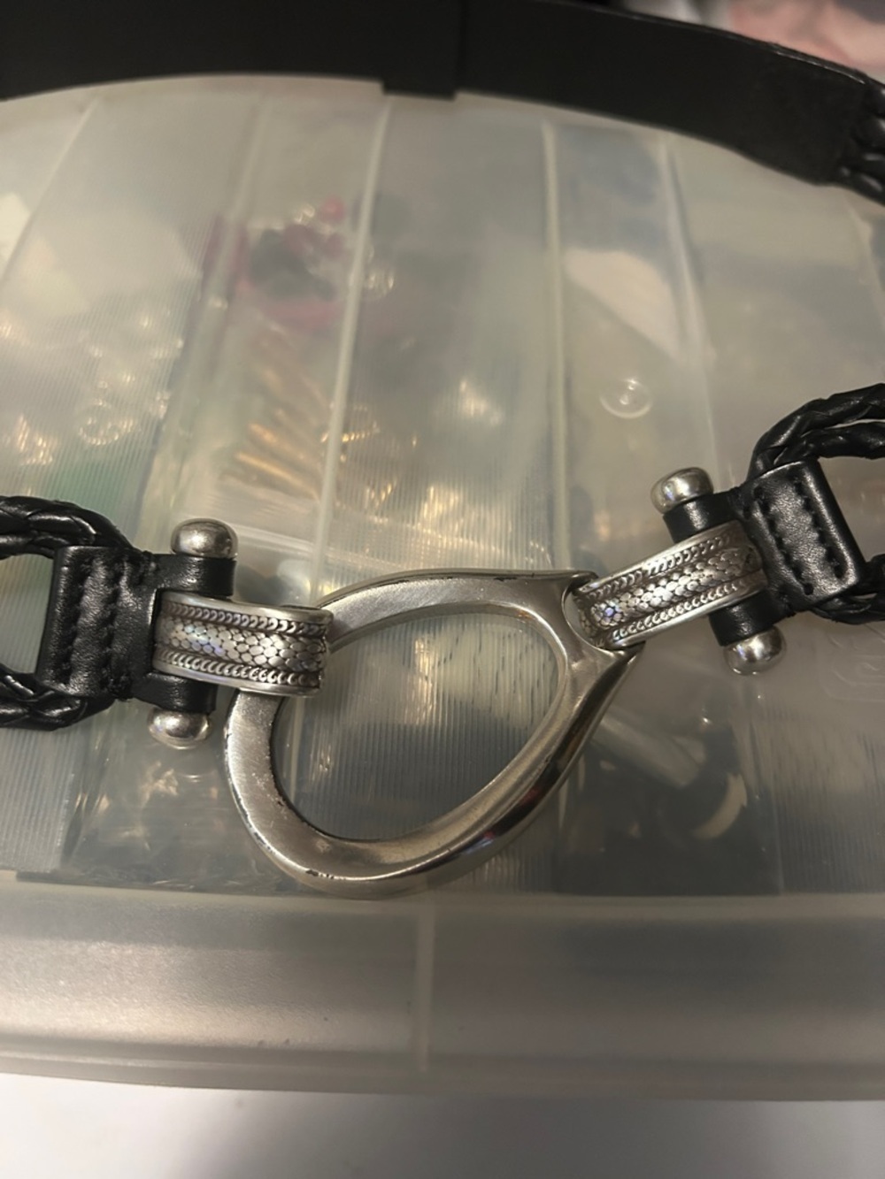 Elegant Black and Silver Women's Accessory - Picture 3 of 4